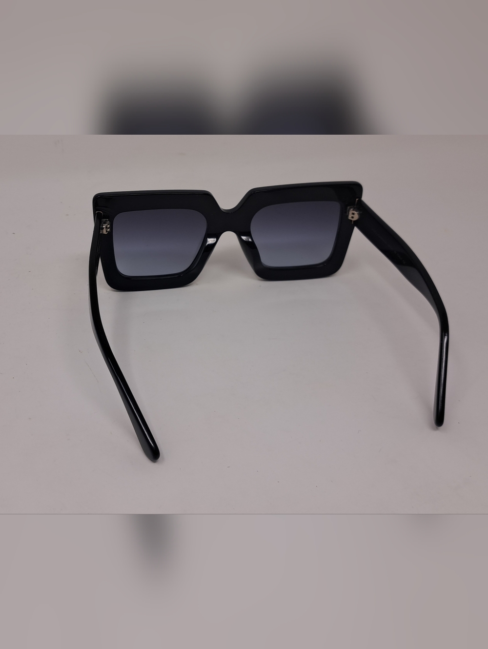 Dolce & Gabbana Women's Sunglasses Oversized Square Queen DG4328 52-24-135 - Picture 13 of 15